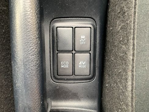 Used 2017 Toyota Prius C Two FWD image 17