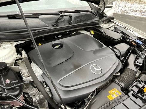 Used 2019 Mercedes-Benz GLA 250 4MATIC image 11