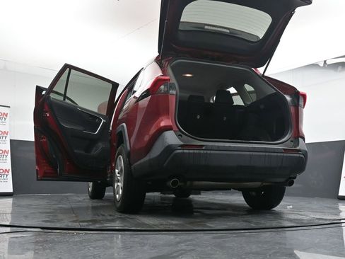 Used 2019 Toyota RAV4 LE image 30