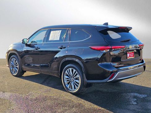 Used 2021 Toyota Highlander Platinum AWD/4WD image 5
