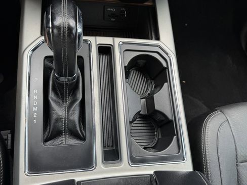 Used 2015 Ford F150 Lariat w/ Equipment Group 502A Luxury AWD/4WD image 27