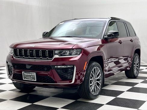 New 2026 Jeep Grand Cherokee Summit image 4