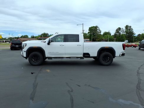 Used 2024 GMC Sierra 3500 Denali AWD/4WD image 2
