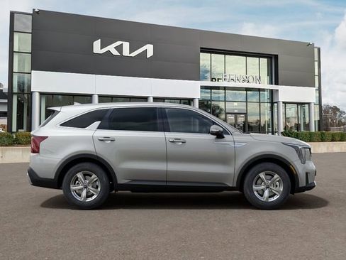 New 2026 Kia Sorento LX FWD image 8