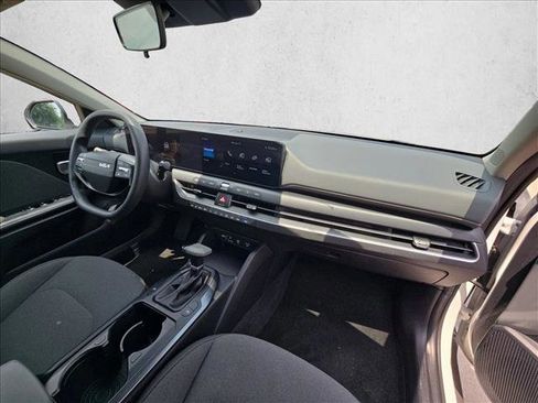 Used 2025 Kia K4 FWD image 19
