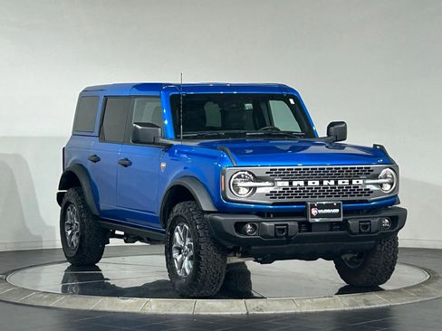 Used 2025 Ford Bronco Badlands AWD/4WD image 2