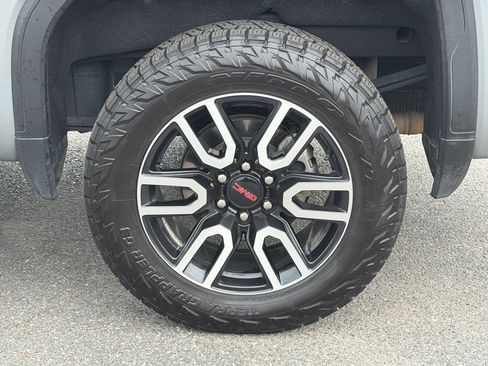 Used 2024 GMC Sierra 1500 AT4 w/ AT4 Premium Package AWD/4WD image 25