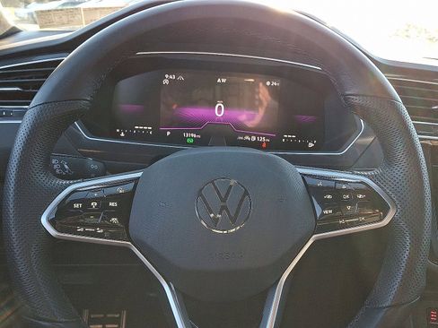 Used 2024 Volkswagen Tiguan SE R-Line image 20