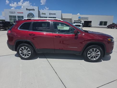Used 2019 Jeep Cherokee Latitude Plus w/ Comfort/Convenience Group AWD/4WD image 4