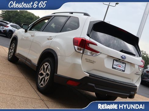 Used 2020 Subaru Forester Premium AWD/4WD image 4