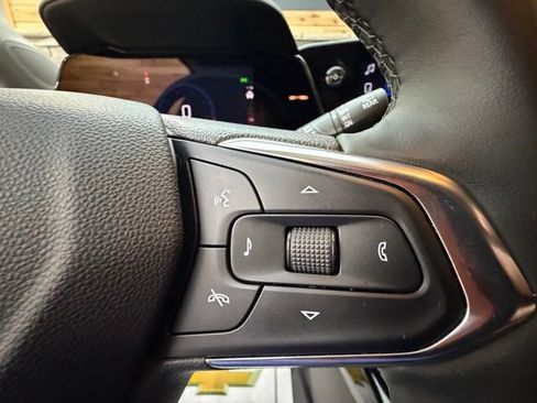 Used 2025 Chevrolet Trax ACTIV w/ Driver Confidence Package FWD image 25