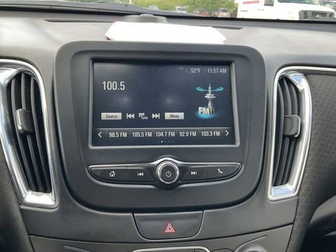 Used 2016 Chevrolet Malibu LT FWD image 12