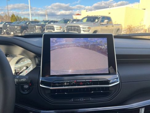 New 2026 Jeep Compass Limited image 28