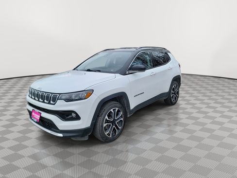 Used 2022 Jeep Compass Limited image 4