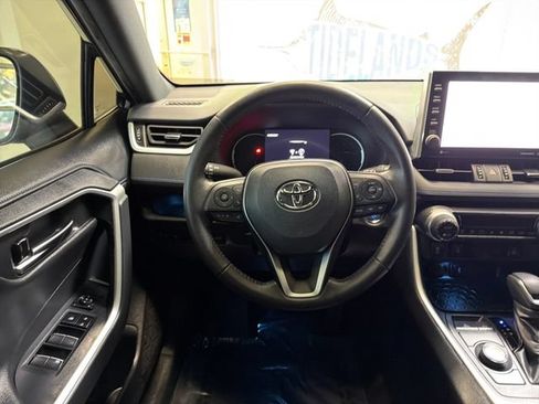 Used 2022 Toyota RAV4 XSE AWD/4WD image 14