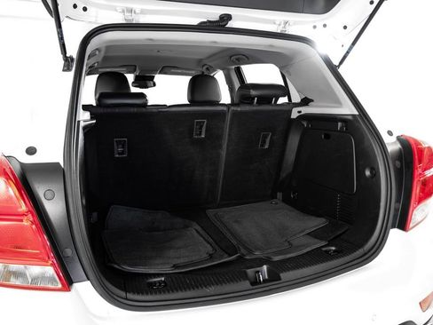 Used 2022 Chevrolet Trax LT w/ Driver Confidence Package image 50