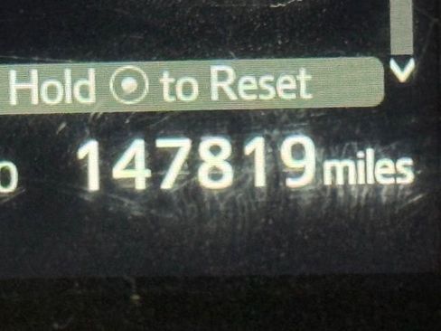 Used 2017 Toyota Highlander XLE image 25