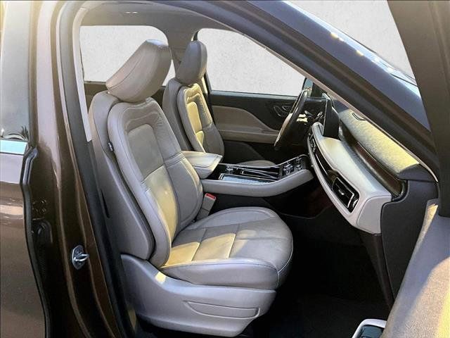 Used 2022 Lincoln Aviator Reserve w/ Equipment Group 201A AWD/4WD image 9