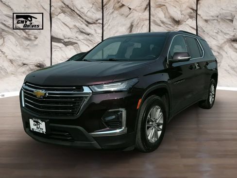 Used 2022 Chevrolet Traverse LT AWD/4WD image 1