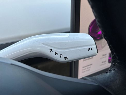 Used 2023 Tesla Model 3 Standard Range image 30