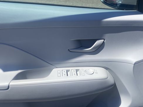 Certified 2025 Hyundai Kona SEL FWD image 17