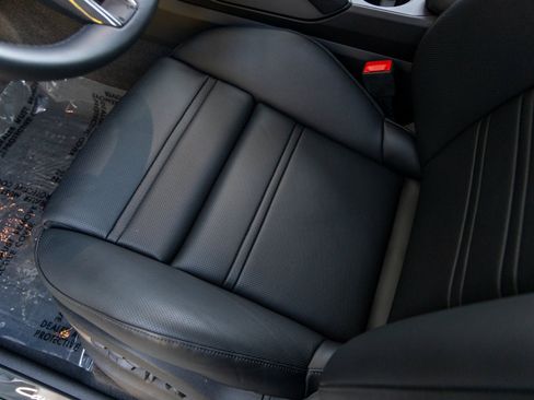 New 2025 Porsche Cayenne Turbo image 30