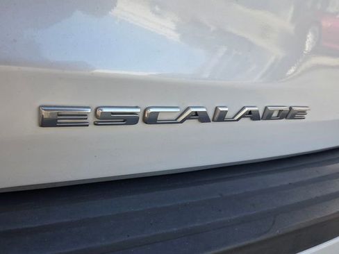 Used 2016 Cadillac Escalade Luxury image 15