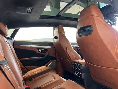 Used 2019 Lamborghini Urus AWD/4WD image 21