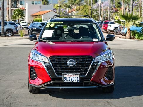 Used 2024 Nissan Kicks SV w/ Exterior Package FWD image 2