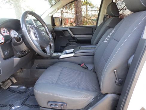 Used 2014 Nissan Titan PRO-4X AWD/4WD image 5