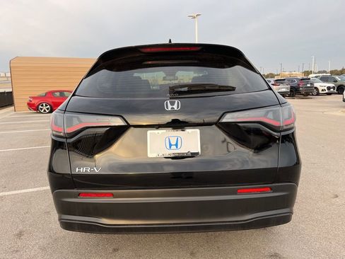 Certified 2025 Honda HR-V LX image 5