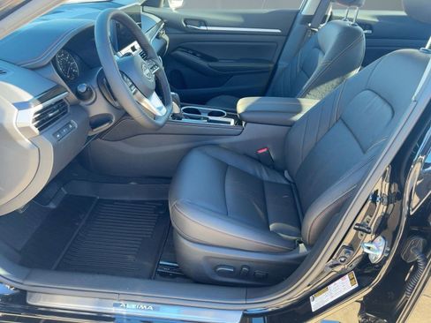 New 2025 Nissan Altima 2.5 SR image 5