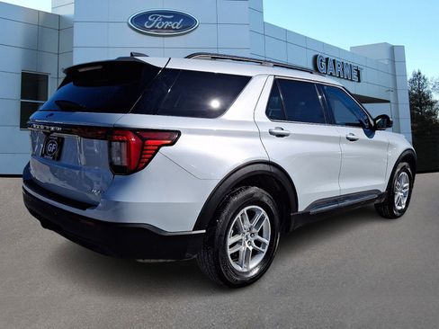Certified 2025 Ford Explorer Active image 8