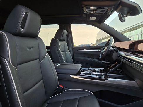 New 2026 Cadillac Escalade Luxury w/ Touring Package image 30