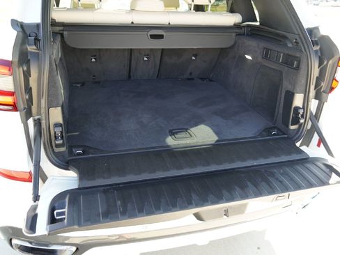 Used 2021 BMW X5 xDrive40i w/ M Sport Package image 34