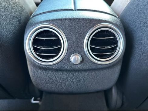 Used 2019 Mercedes-Benz C 300 Sedan image 40