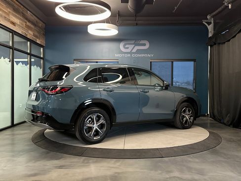 Used 2024 Honda HR-V EX-L image 3