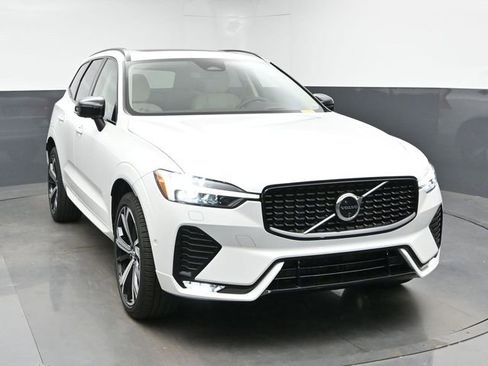 Used 2025 Volvo XC60 B5 Ultra w/ Protection Package Premier AWD/4WD image 2
