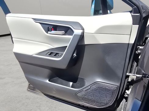 Used 2024 Toyota RAV4 XLE image 14