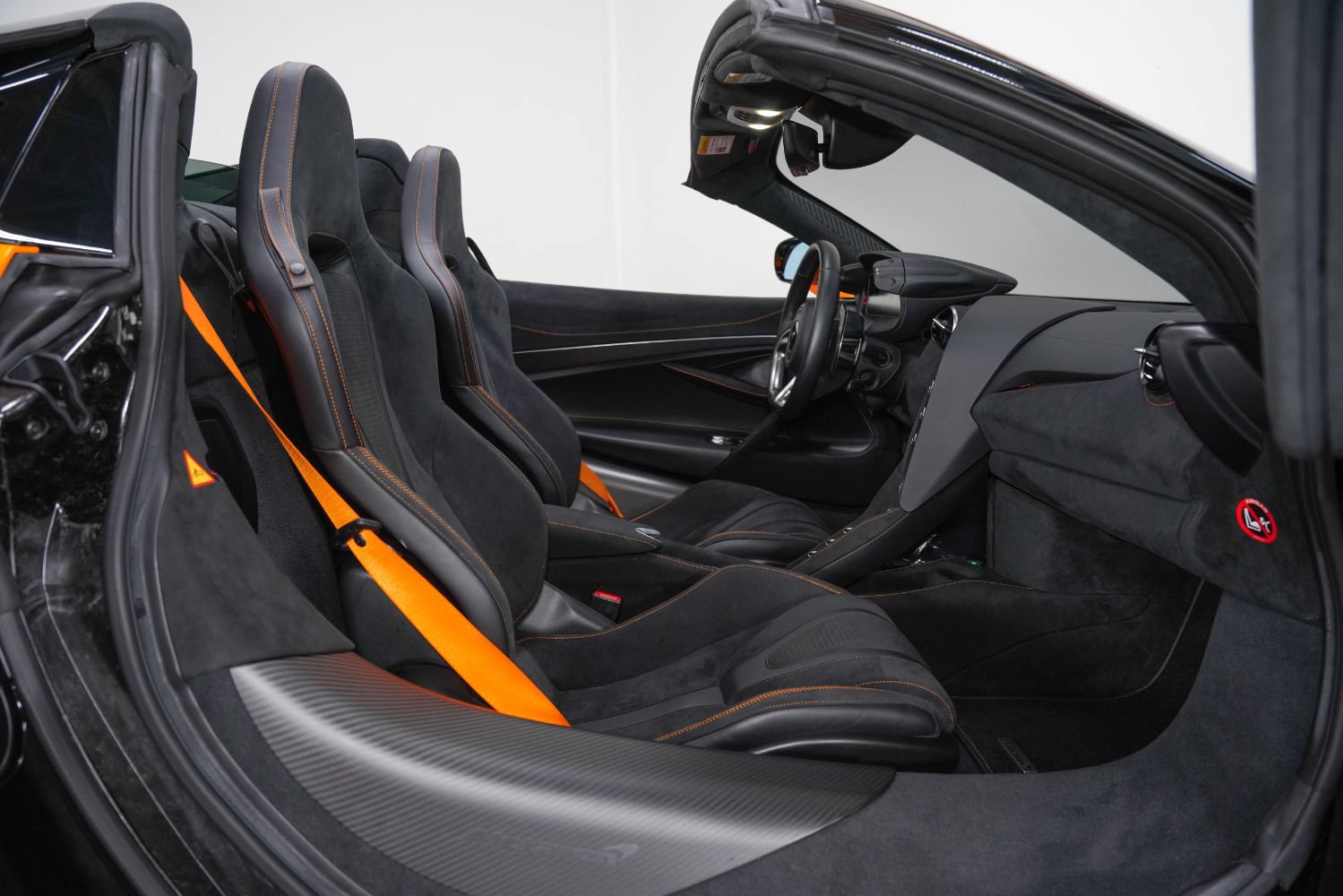 Used 2024 McLaren 750S Spider RWD image 27