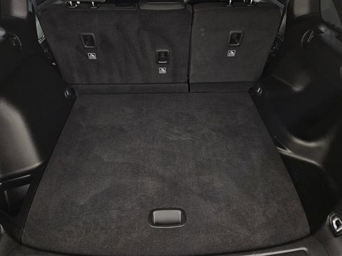 Used 2025 Jeep Grand Cherokee Laredo RWD image 33