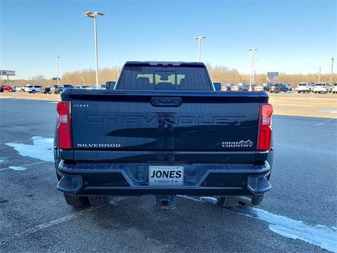 Used 2024 Chevrolet Silverado 3500 High Country w/ Technology Package image 5