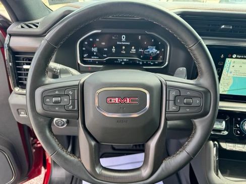 Used 2025 GMC Sierra 1500 AT4 w/ Technology Package AWD/4WD image 17