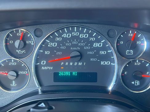 Certified 2023 Chevrolet Express 2500 w/ Driver Convenience Package image 23