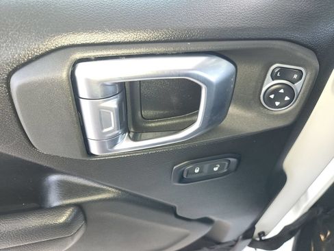 Used 2025 Jeep Wrangler Unlimited Sport AWD/4WD image 30