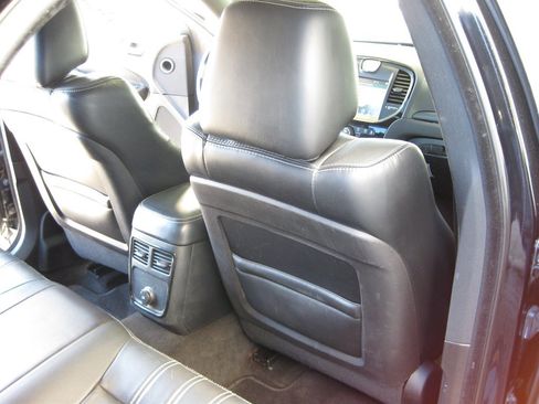 Used 2014 Chrysler 300 S image 29