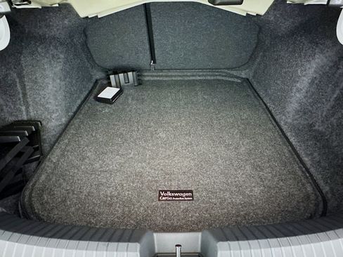 Used 2025 Volkswagen Jetta SE image 31