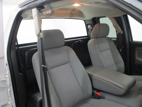 Used 2010 Dodge Dakota Big Horn w/ Extra Security Group image 14