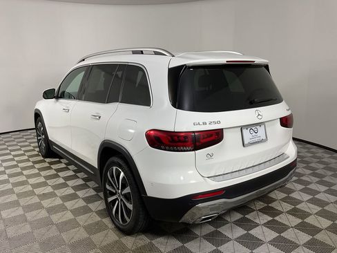 Used 2022 Mercedes-Benz GLB 250 4MATIC image 7
