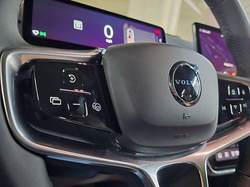New 2025 Volvo EX90 Ultra image 35
